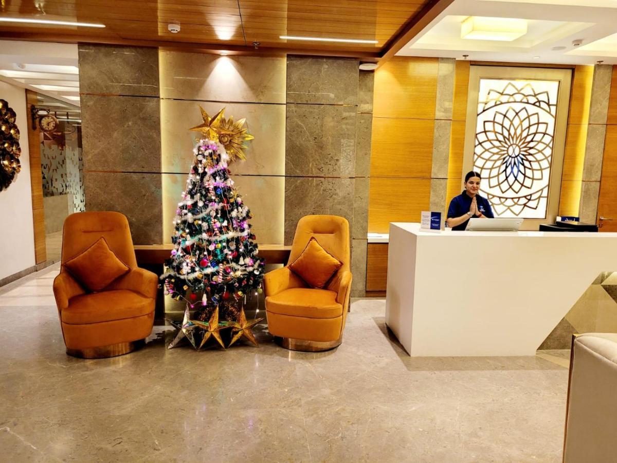 Best Western Vrindāvan Buitenkant foto