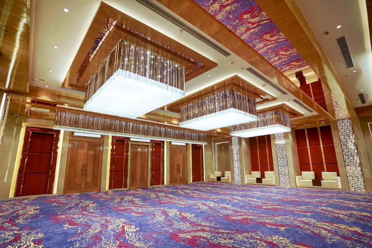 Best Western Vrindāvan Buitenkant foto