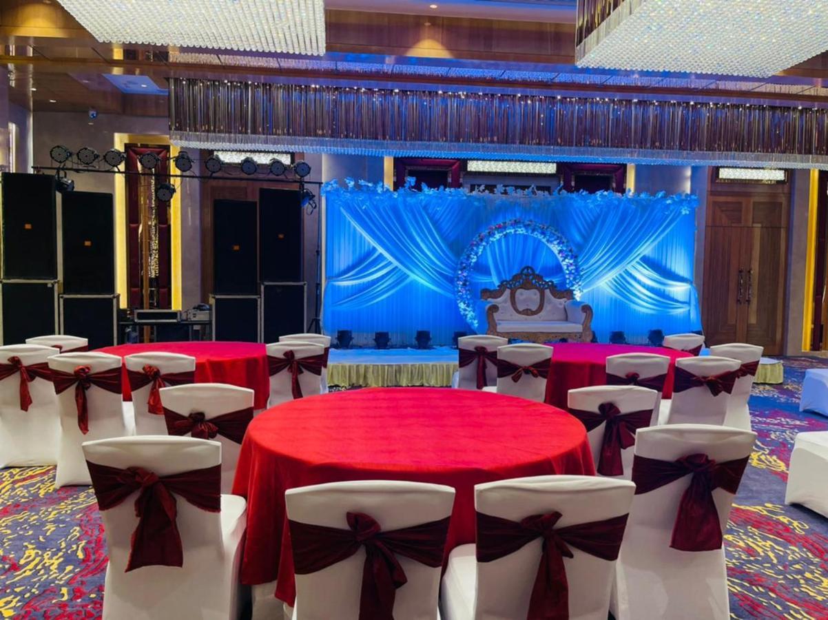 Best Western Vrindāvan Buitenkant foto