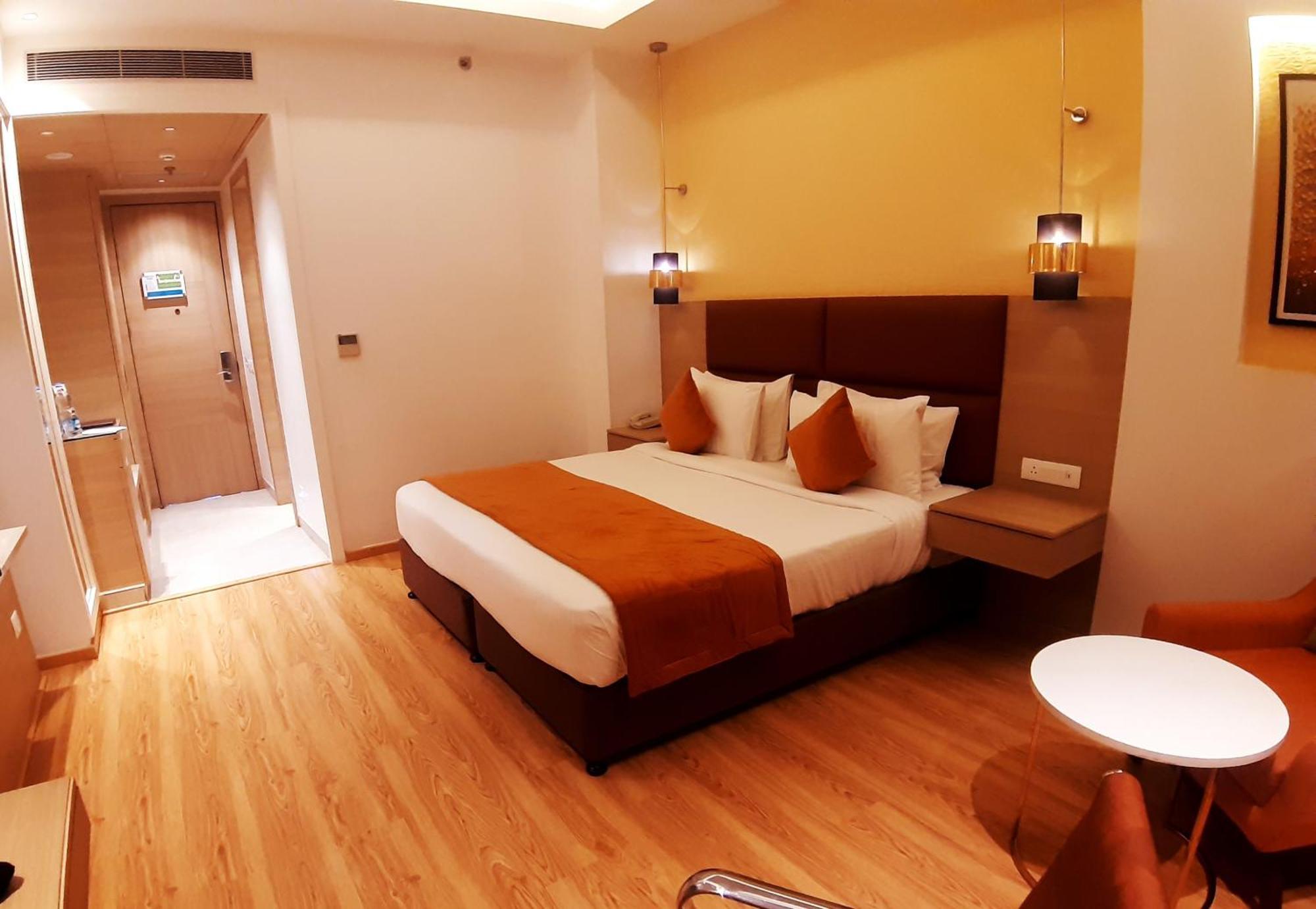 Best Western Vrindāvan Buitenkant foto